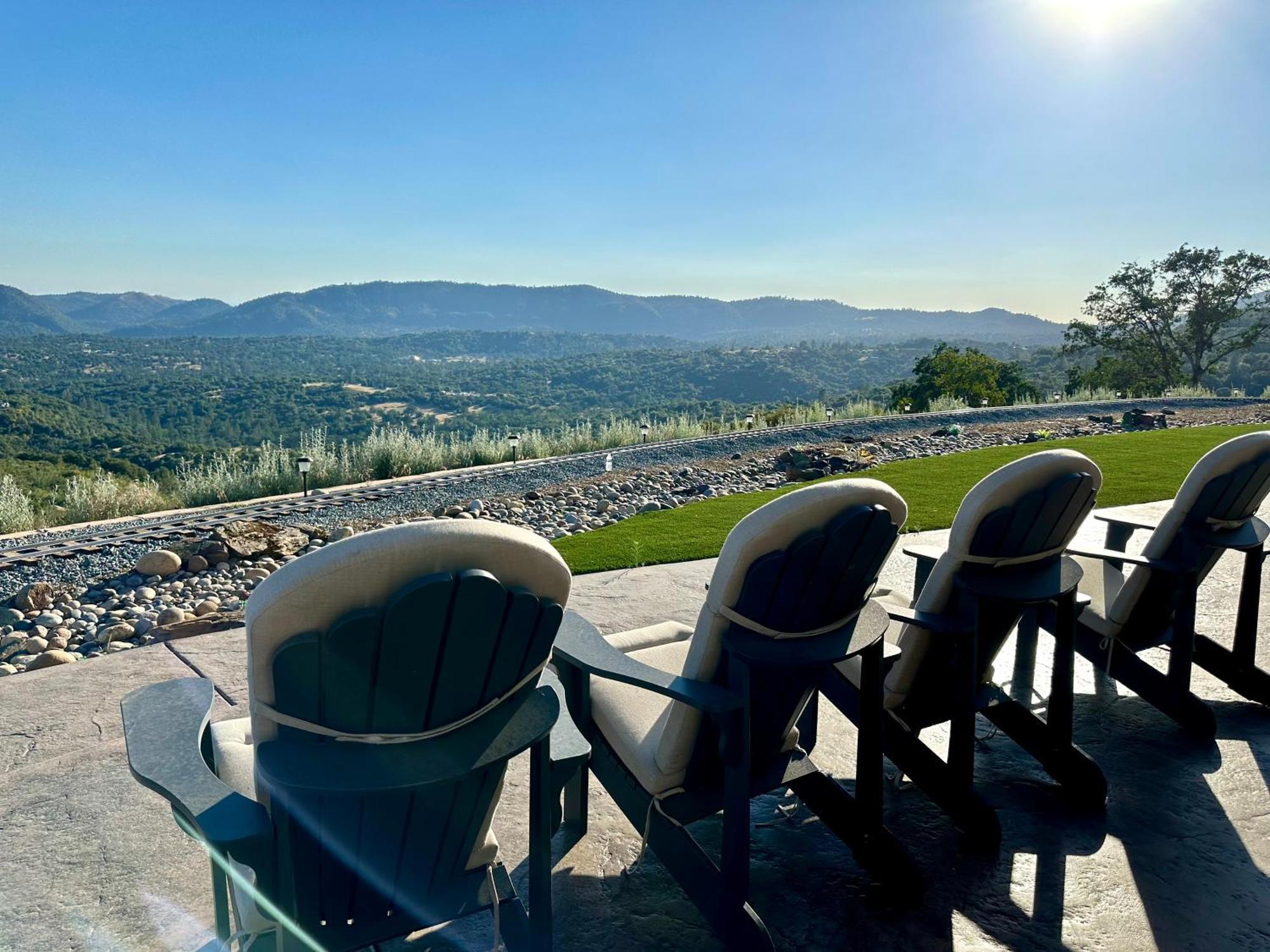 Enchanted Near Yosemite, View, Game Homestay Ahwahnee